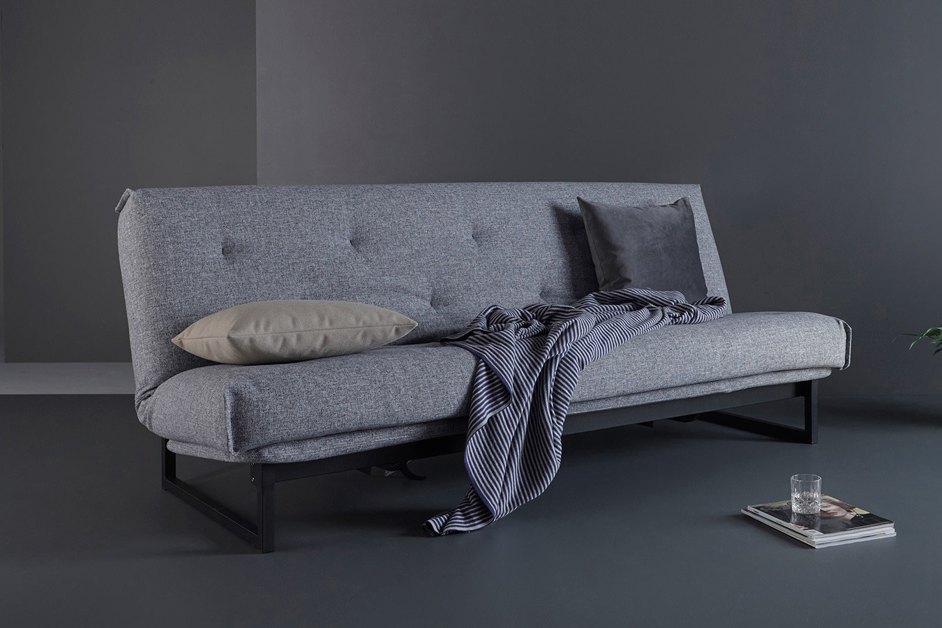 Fraction 120 Sofa Bed kot eleganten danski multifunkcijski kavč in postelja