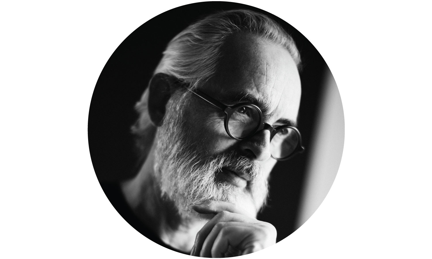 OBLIKOVAL
Andreas Lund, Flemming Højfeldt, Per Weiss, 2017
Danski oblikovalec Per Weiss je glavni oblikovalec pri podjetju Innovation Living in je od leta 1989 gonilna sila stalnega ustvarjalnega razvoja.Per Weiss si na podlagi bogate zgodovine skandinavske oblikovalske tradicije nenehno prizadeva za ustvarjanje izdelkov, ki odražajo duh časa - privlačne modele, ki bodo pozitivno vplivali na vsakdanje življenje.