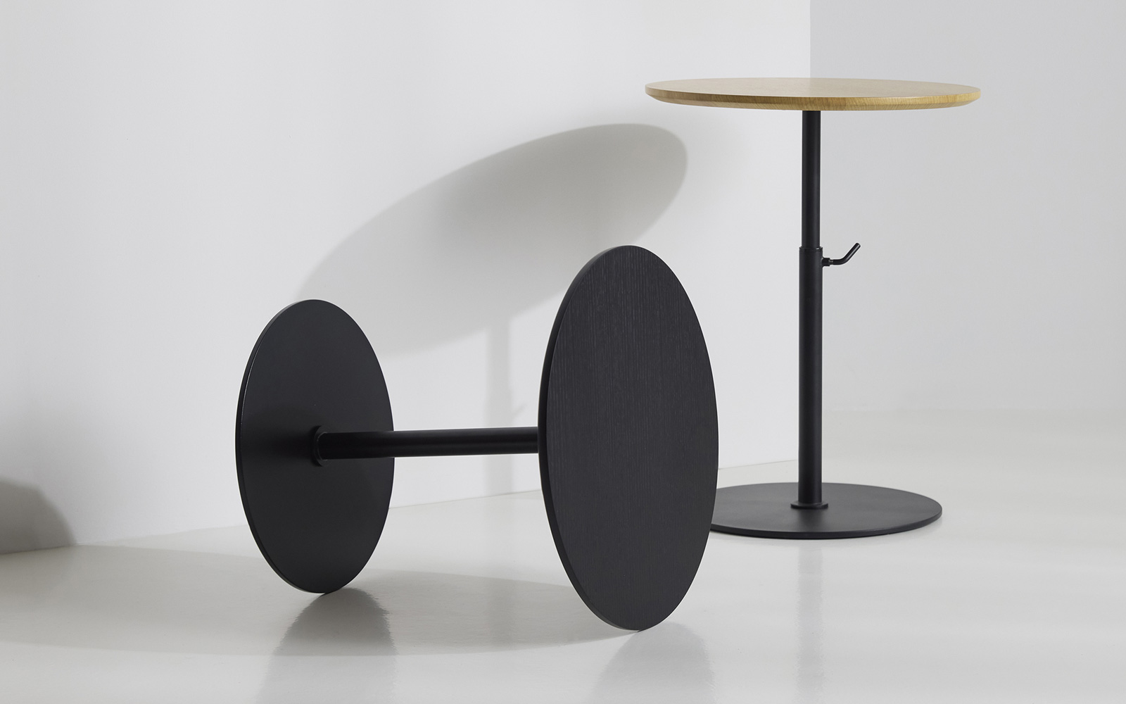 Kiffa dvižna klubska mizica