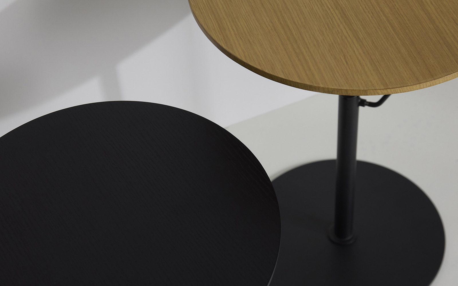 Kiffa dvižna klubska mizica