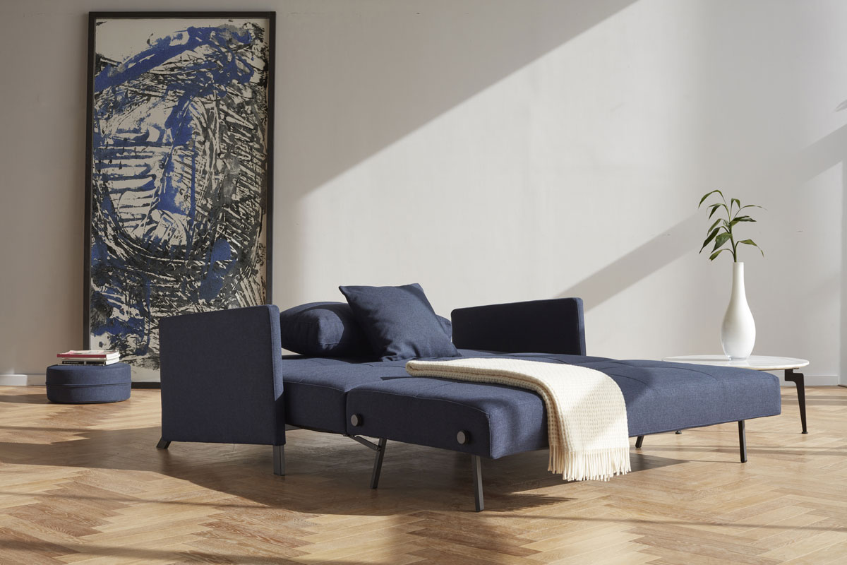 Cubed 160 z rokonasloni razprt v king size ležišče 160 × 200 cm za dve osebi