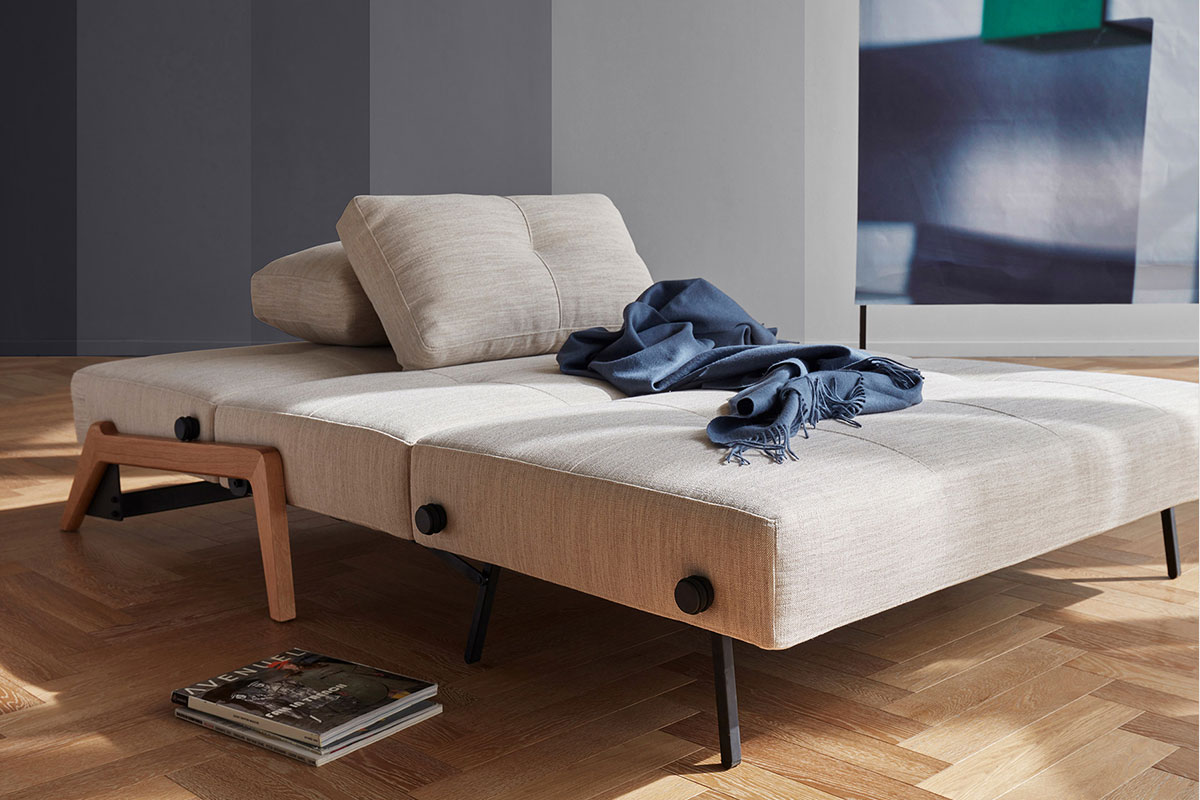 Cubed 160 Wood razprt v king size ležišče 160 × 200 cm za dve osebi