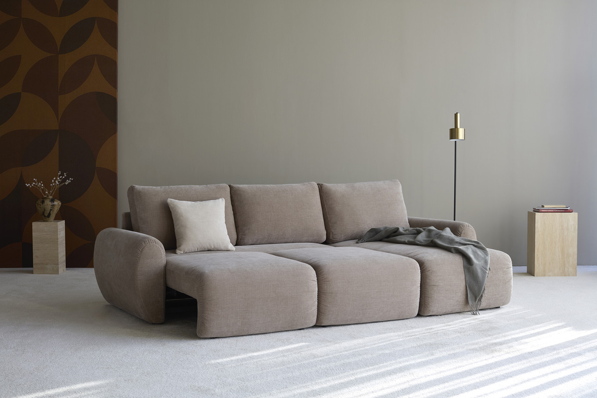 Norum Sofa Bed z ležalnikom raztegnjen v veliko ležišče 145x240 cm