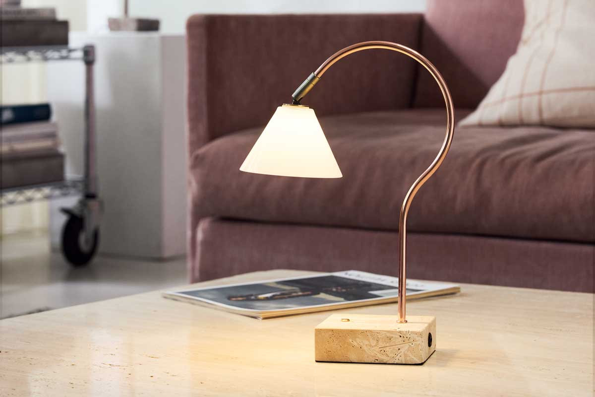 Question Portable Table Lamp na nočni omarici