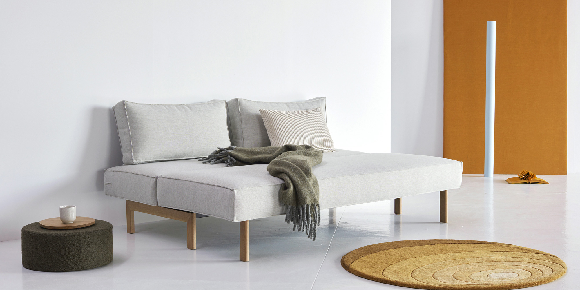Raztegljiv kavč Sly Wood Sofa Bed v tkanini 527